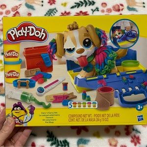 🎨NIB Play Doh Vet Clinic Set